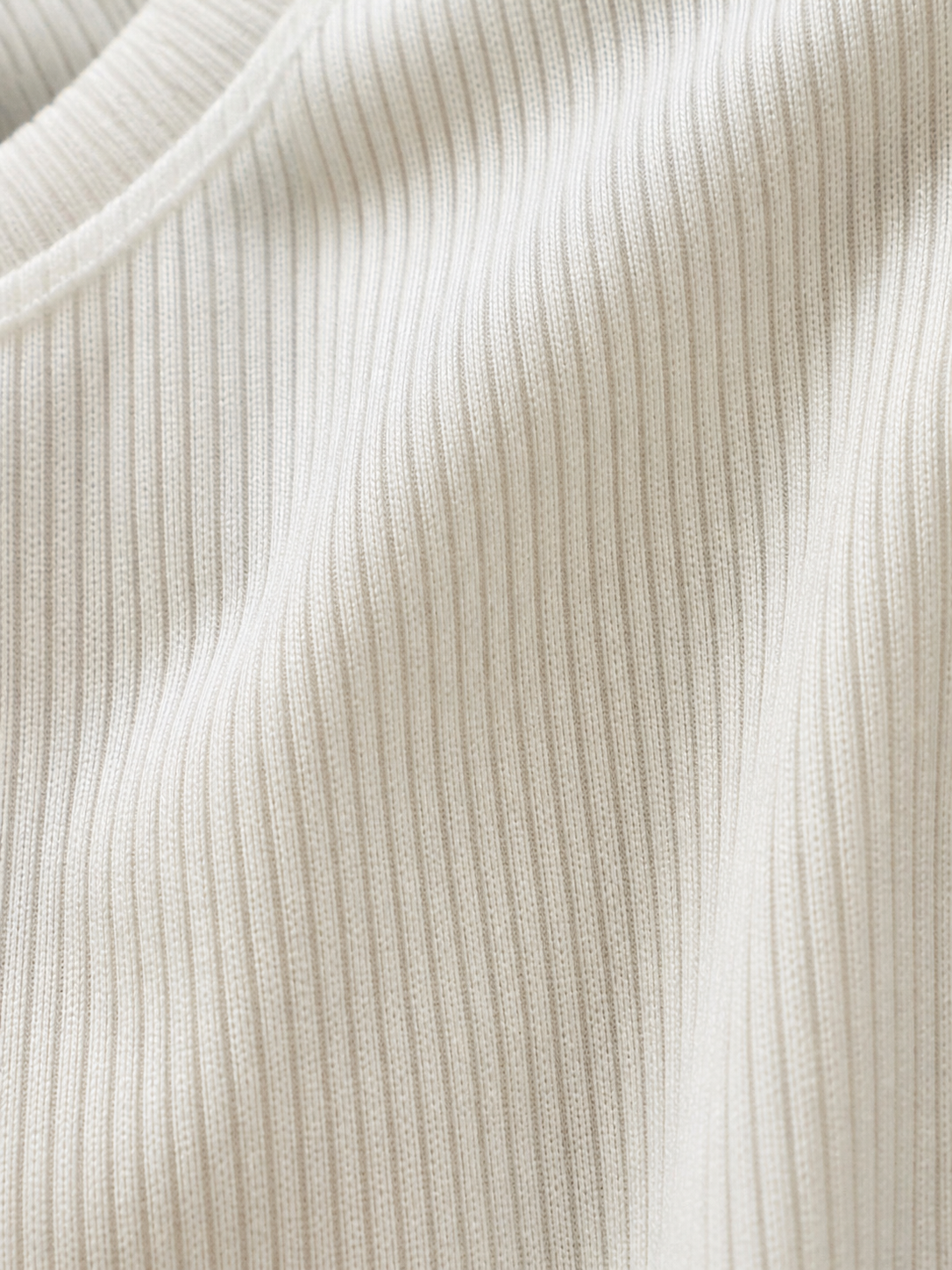 White Solid Ribbed Short Sleeved Curvy Top