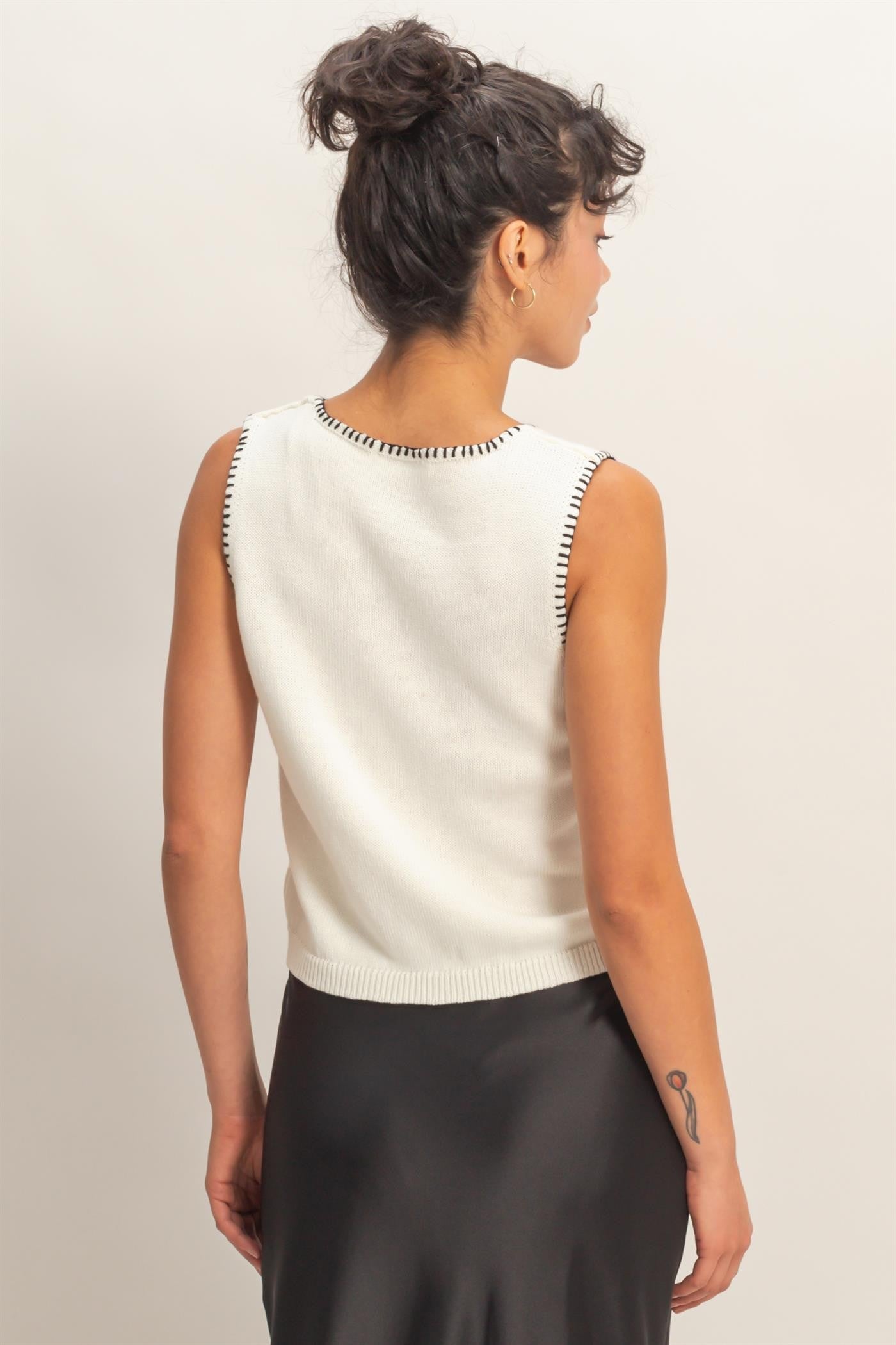V-neck Knit Vest with Blanket Stitch