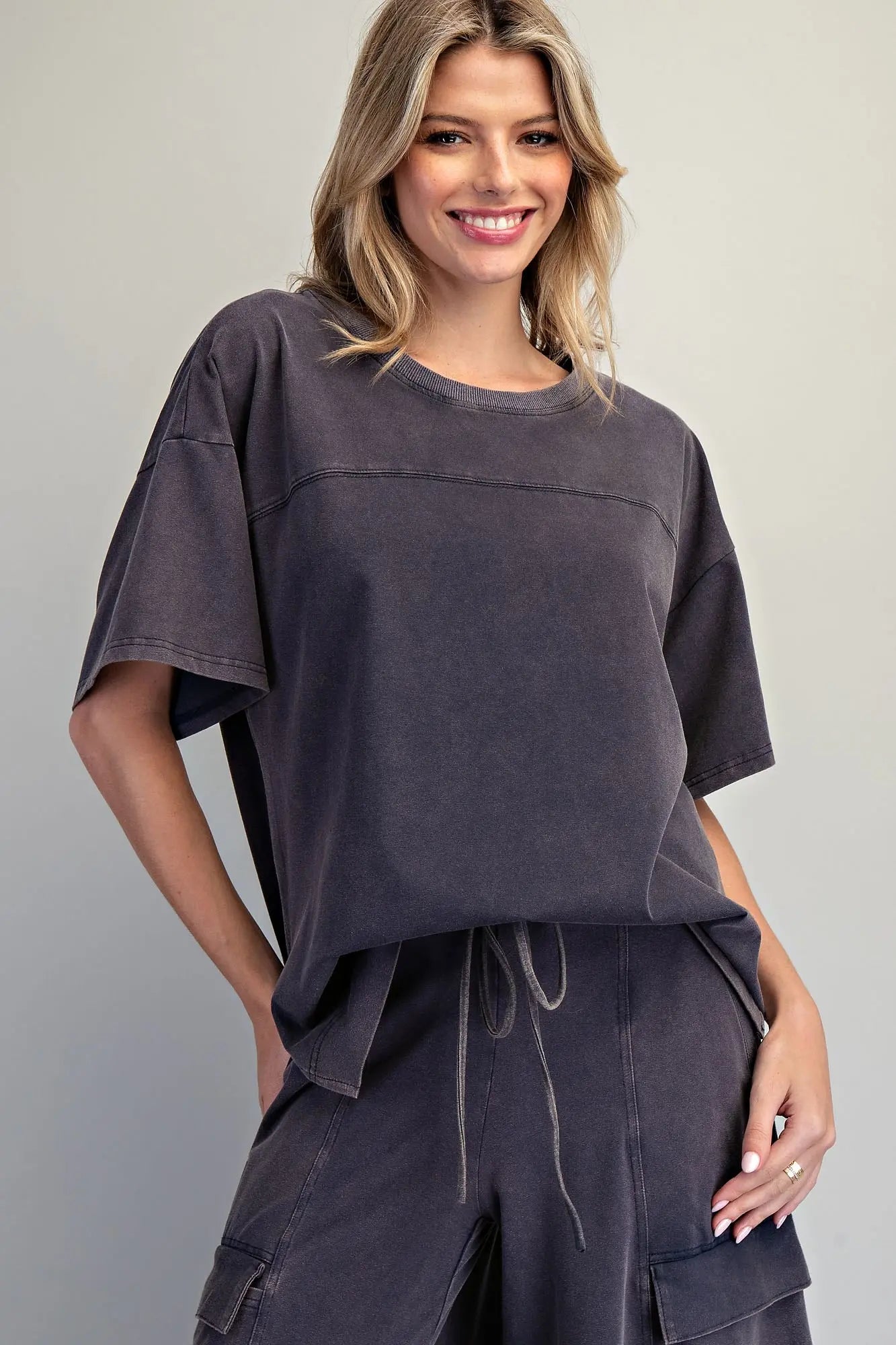 Mineral Washed Round Neck T-top